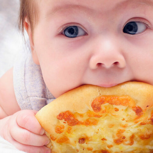 Quels aliments éviter pour un bébé jusqu’à ses 3 ans ?
